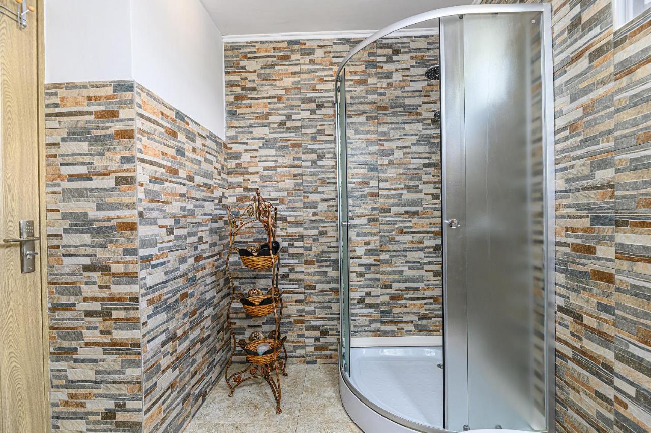 Mountain Oasis Apartment シナヤ エクステリア 写真